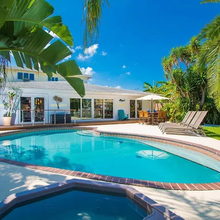 Bay Breeze House Waterfront Home With Pool